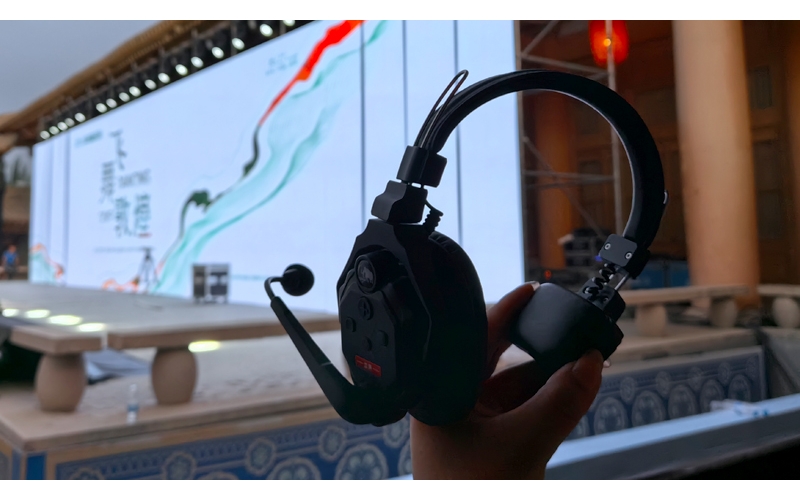 敦煌猛犸無(wú)線內(nèi)通麥克風(fēng)/對(duì)講機(jī)